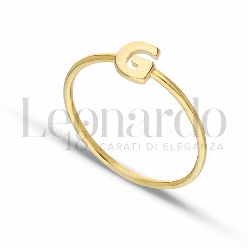 Anello con iniziale microfusa in Oro Giallo